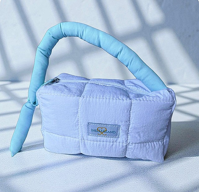 Shelle & Sand Beauty Bag (signature)